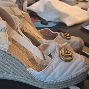 GUCCI Sz 40.5 GG Marmont Sandals 573023 Espadrilles New With Dustbag No box.